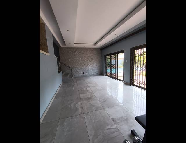 4 BEDROOM FREEHOLD FOR SALE IN GLENMORE
